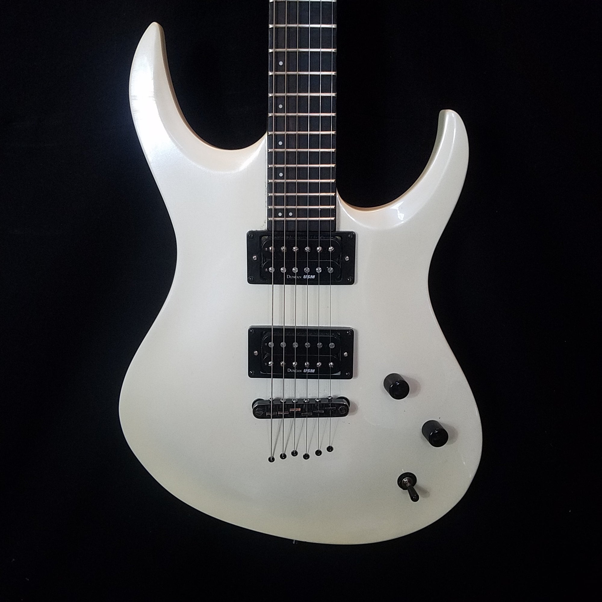 Washburn XM-DLX 24 Fret Set Neck Pearl White Electric Guitar
