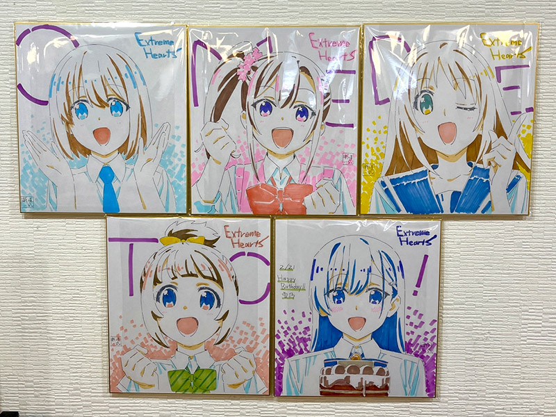 グラフアートカフェにてコラボ開催！新垣一成氏直筆イラスト色紙の展示