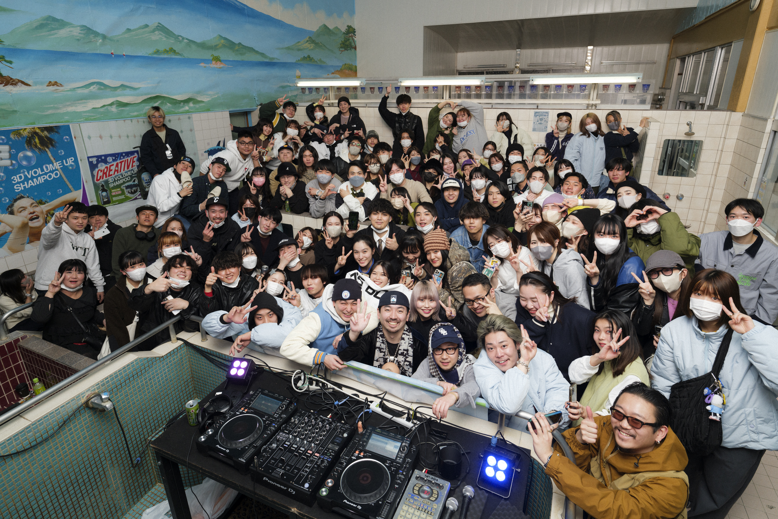 CreativeDrugStore×MAROの超満員・銭湯DJパーティをレポート! | EYESCREAM