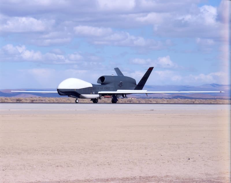RQ-4グローバルホーク（Global Hawk）遠隔操縦型の高高度無人偵察機
