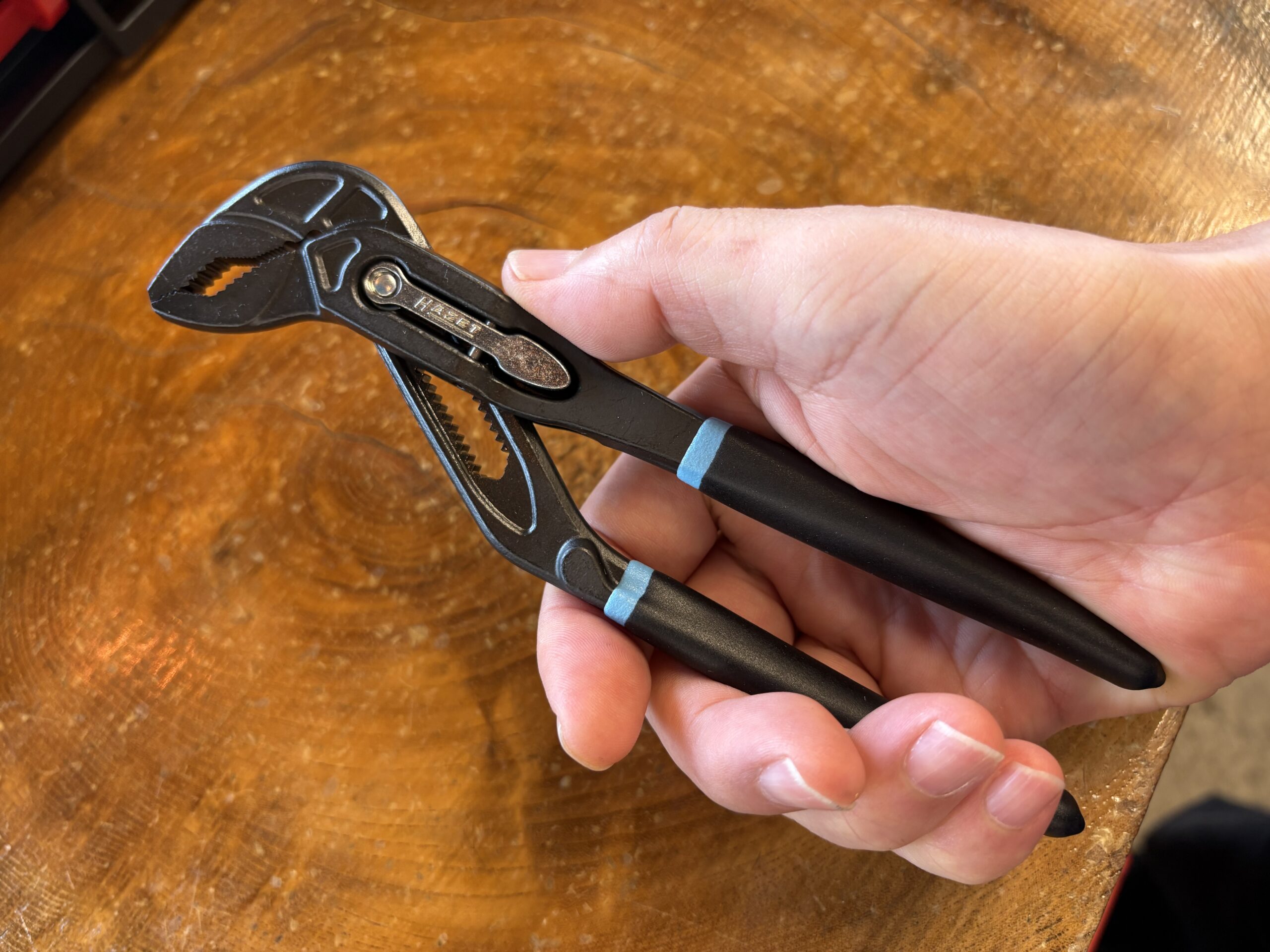 左利きにもやさしい!? HAZETユニバーサルプライヤー760-18の魅力