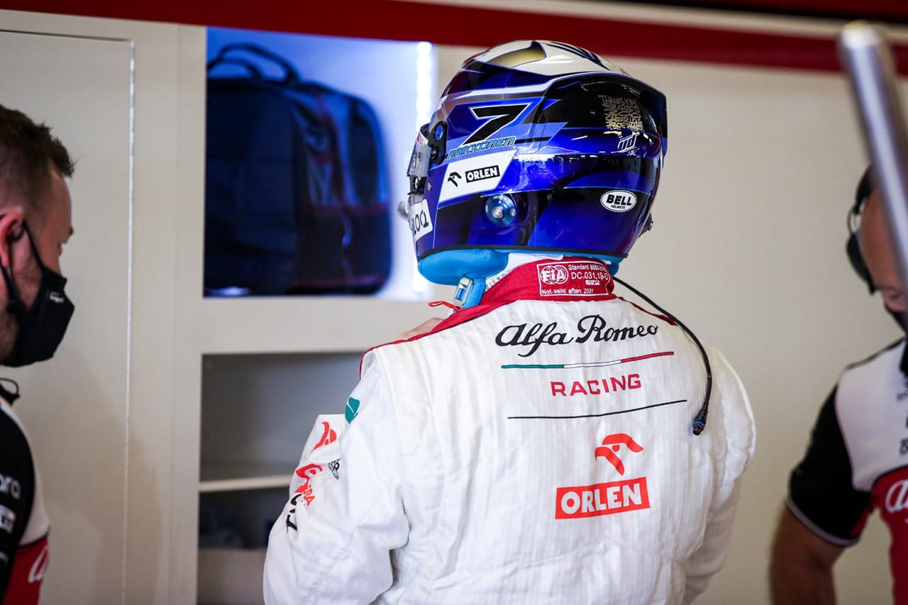 キミ・ライコネン、F1ラストレースはデビュー当時のヘルメットデザイン