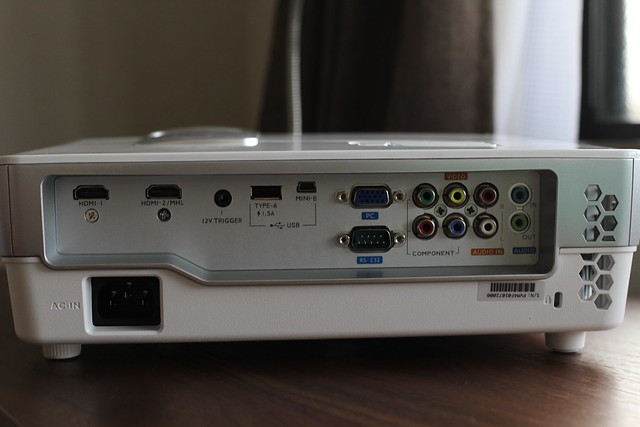 すげー迷ったけど買ってよかったもの - フル HD プロジェクター BenQ