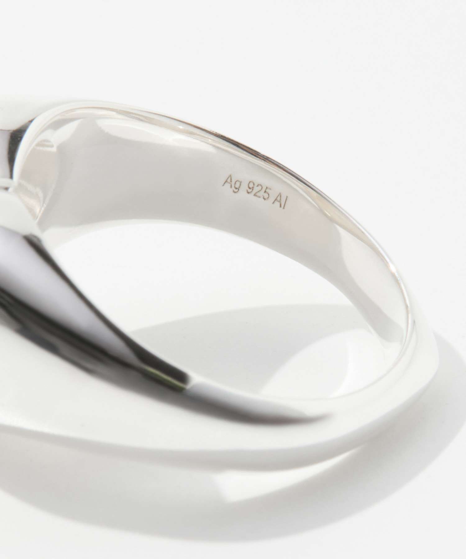 Annika Inez Annika Inez Mother of pearl heart ring Mother of pearl hea