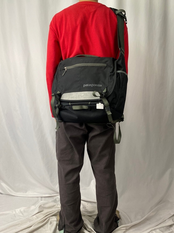2000年代 2000s パタゴニア アウトドア 黒 ブラック ショルダーバッグ
