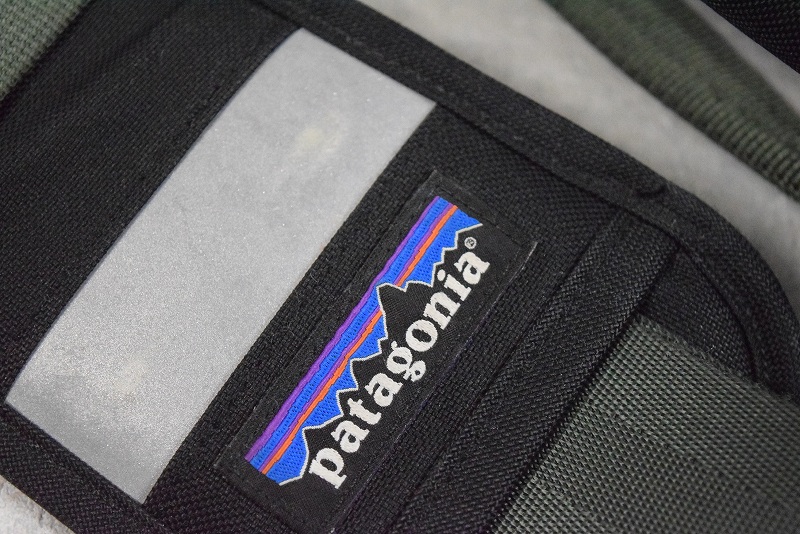 2000年代 2000s パタゴニア アウトドア 黒 ブラック ショルダーバッグ