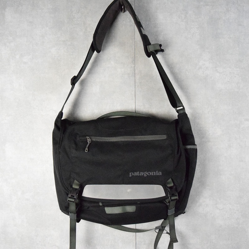 2000年代 2000s パタゴニア アウトドア 黒 ブラック ショルダーバッグ