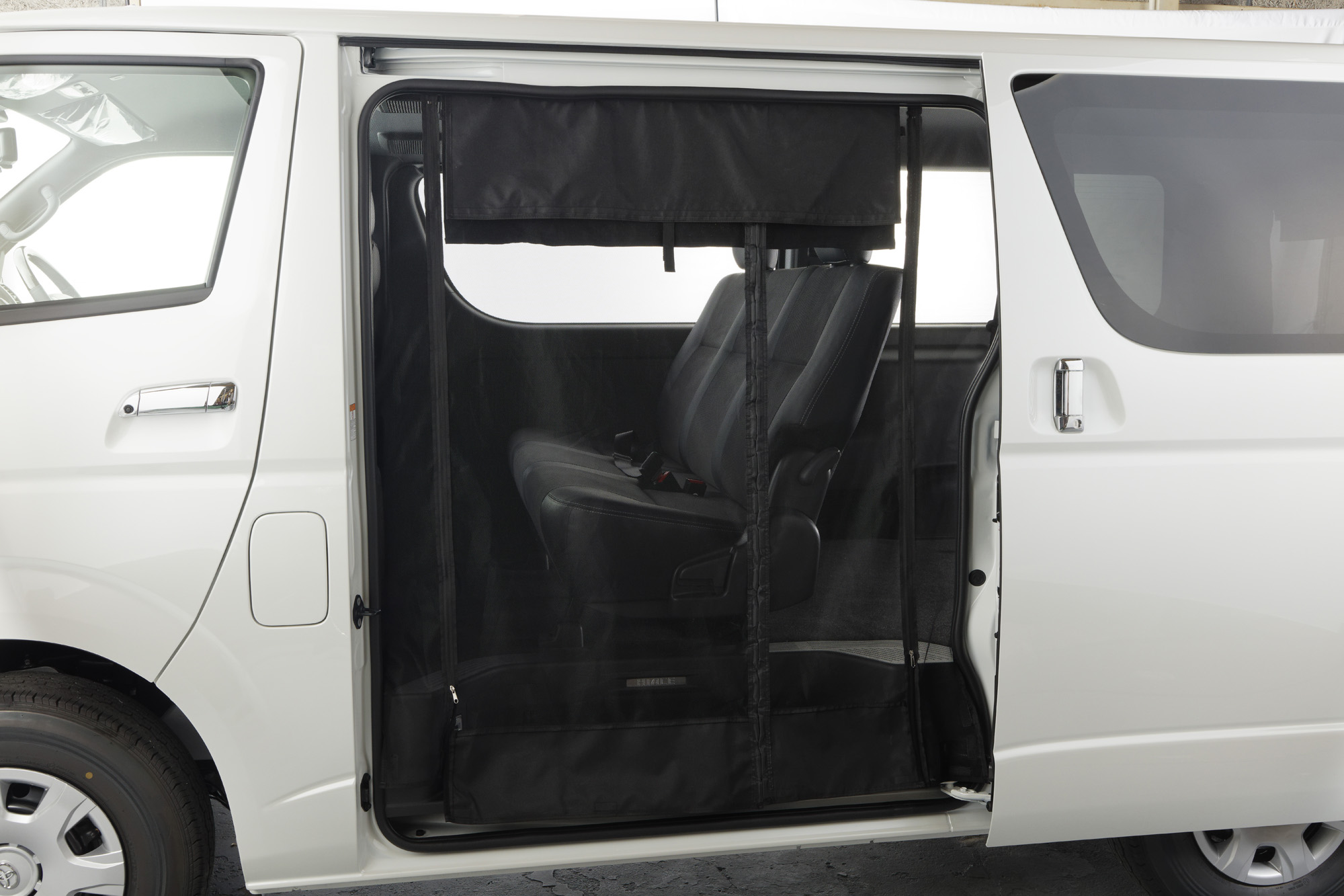 マグネット開閉式防虫ネット ハイエースハイルーフ用セット(サイド1面