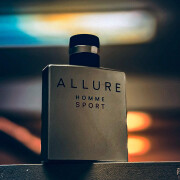 Allure Homme Sport Eau Extreme Chanel 古龙水- 一款2012年男用香水