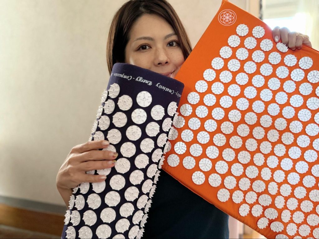 悶絶注意】シャクティマット オリジナル vs アドバンス！痛みに悶える