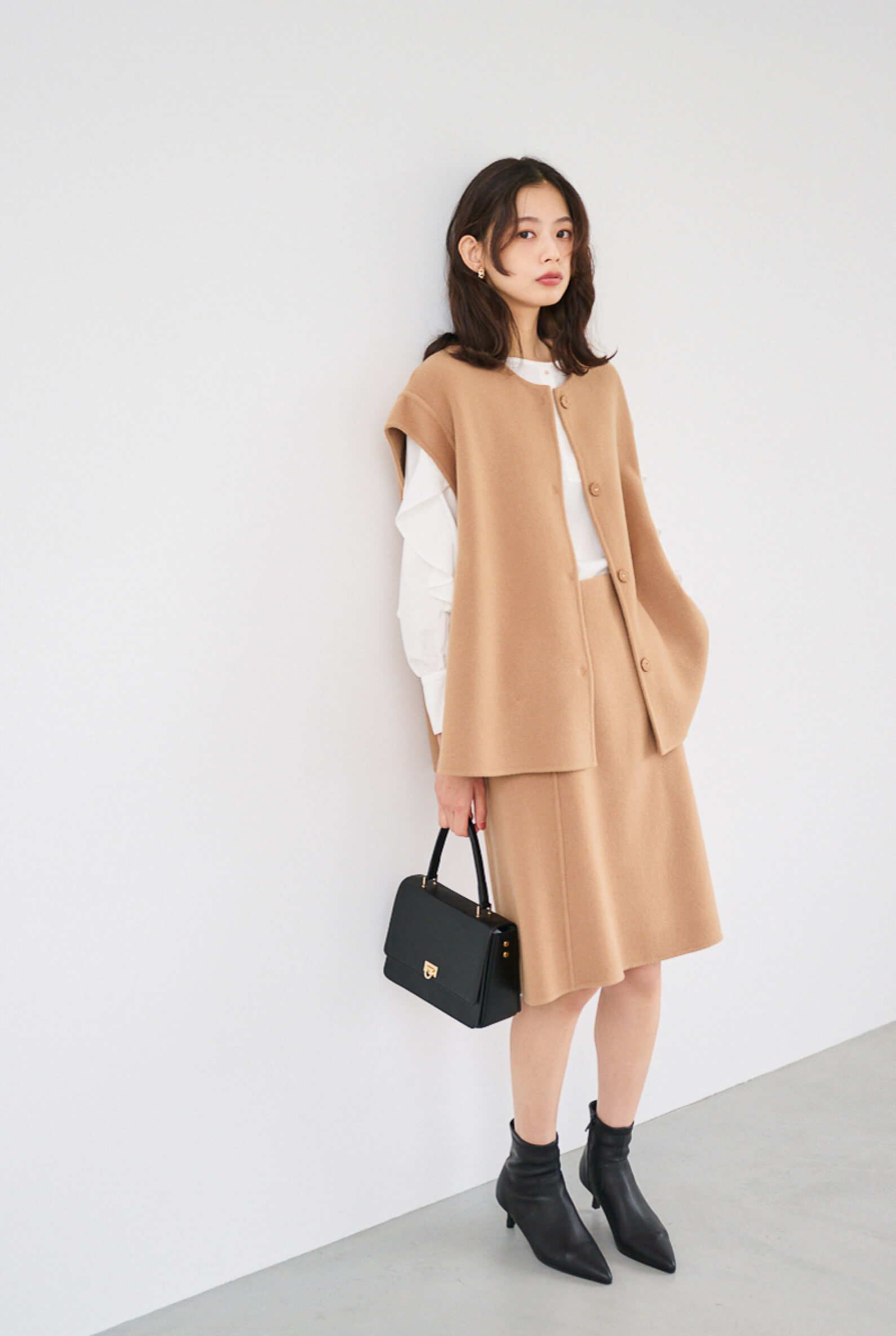 秋冬のONスタイルを更新 ジレセットアップ｜LOUNIE（ルーニィ）公式