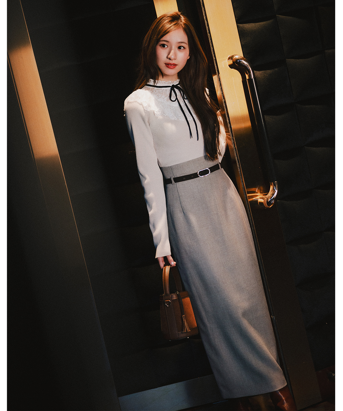 ビジューベルトタイトスカート｜PETAL ONLINE（ペタルオンライン）