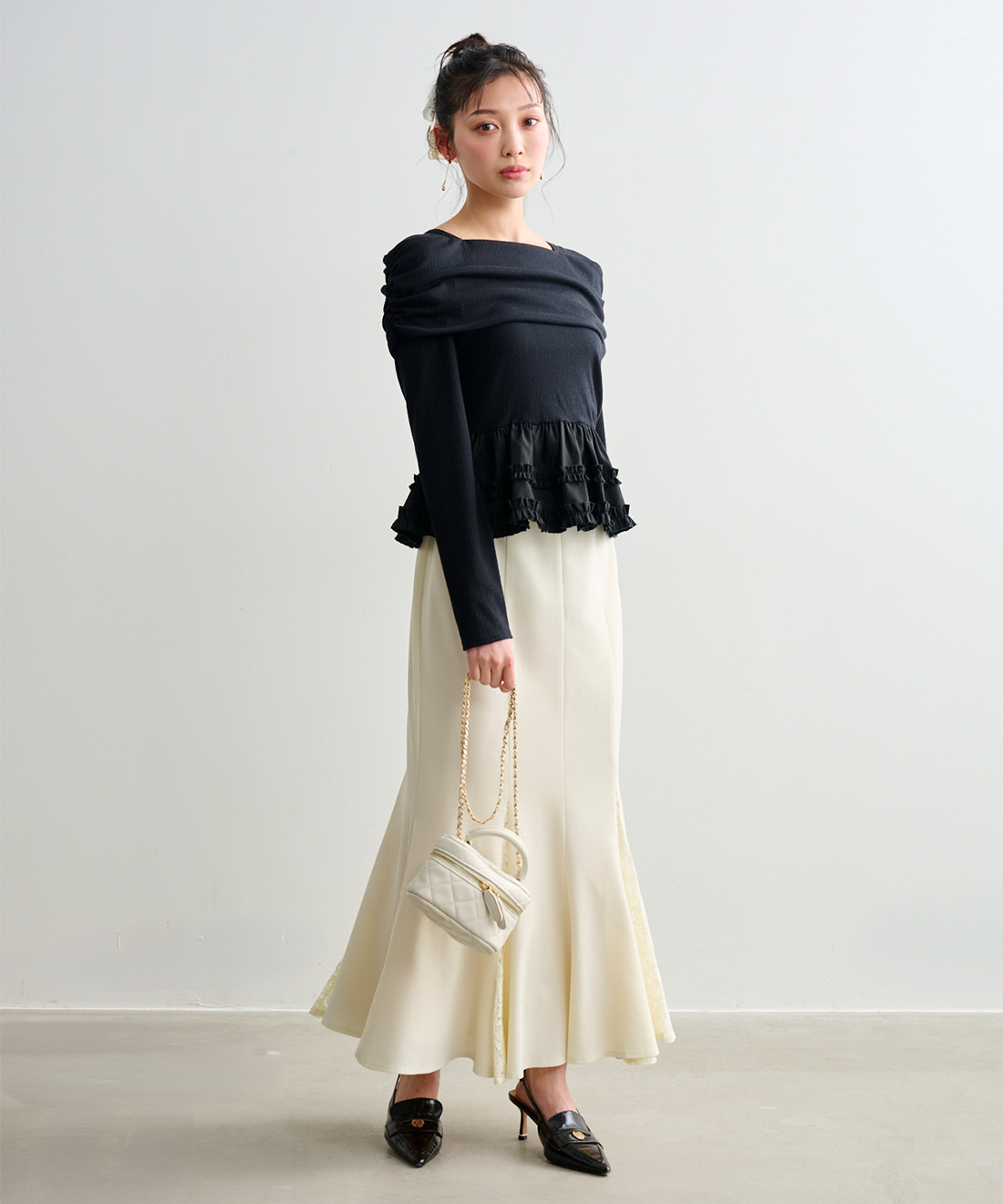 オフショルティアードペプラムトップス｜PETAL ONLINE（ペタルオンライン）