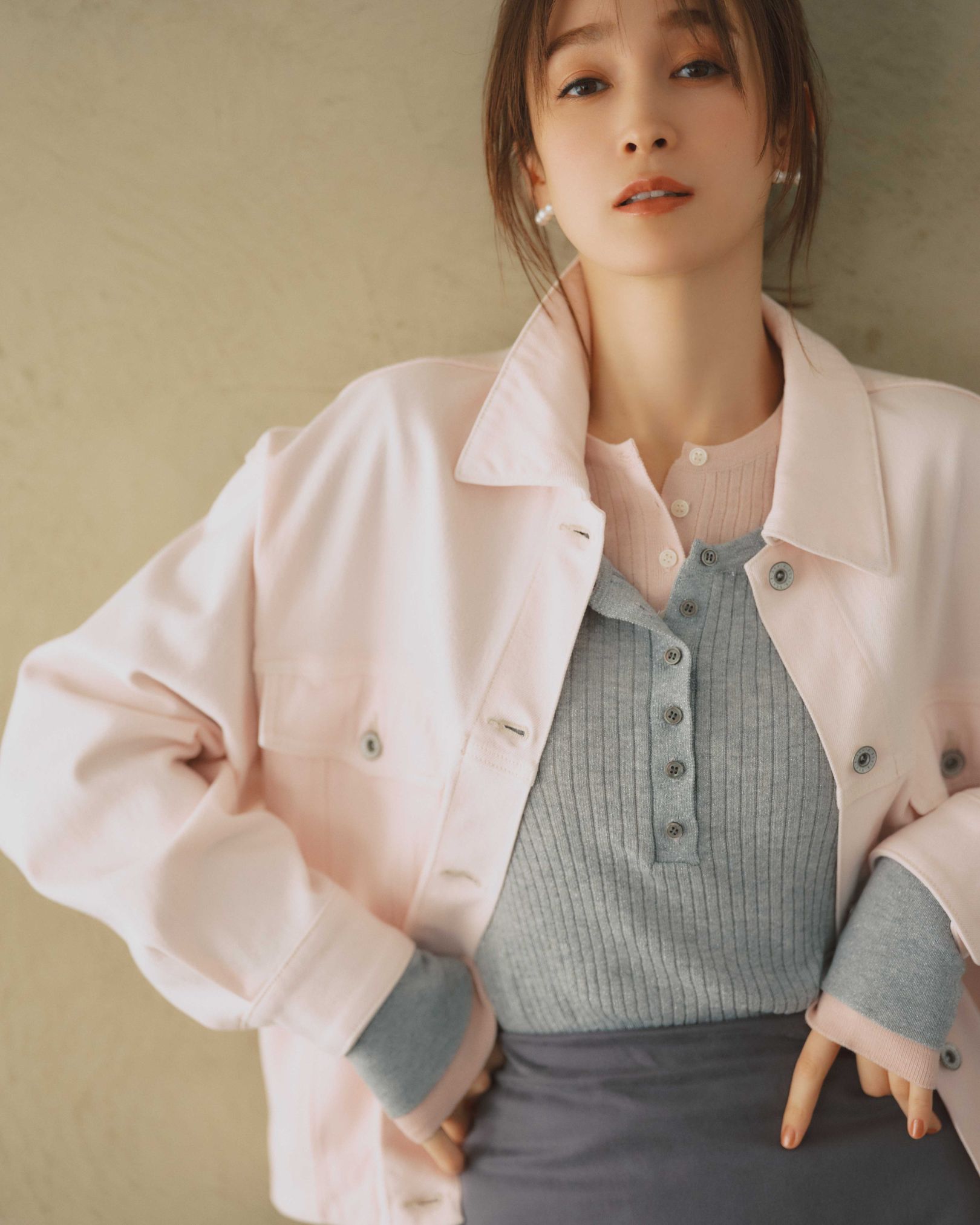 気分も血色感も上がるピンクデニムが主役。｜Stola.（ストラ）公式通販