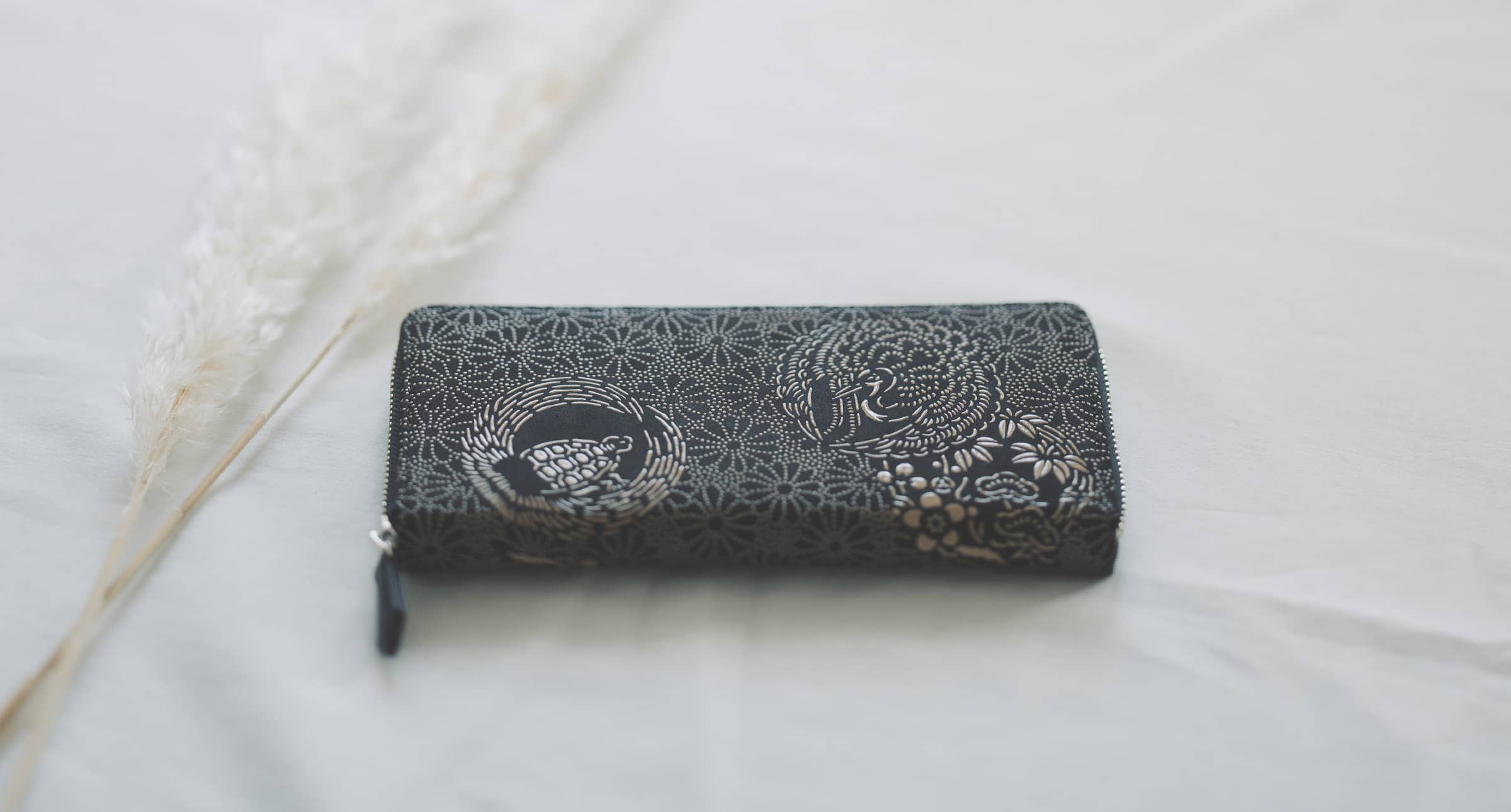 日本のめでたい吉祥の模様 | 印傳屋公式オンラインショップ｜INDEN-YA