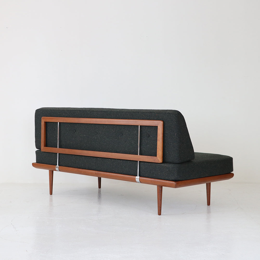 Sofa / Peter hvidt & Orla mølgaard nielsen for France & Son – FILM