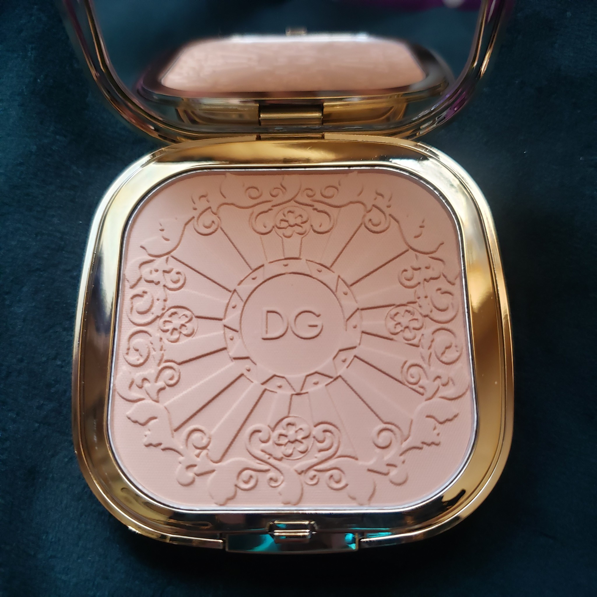 ドルチェ＆ガッバーナ ビューティ / ソーラーグロウ ウルトラライト