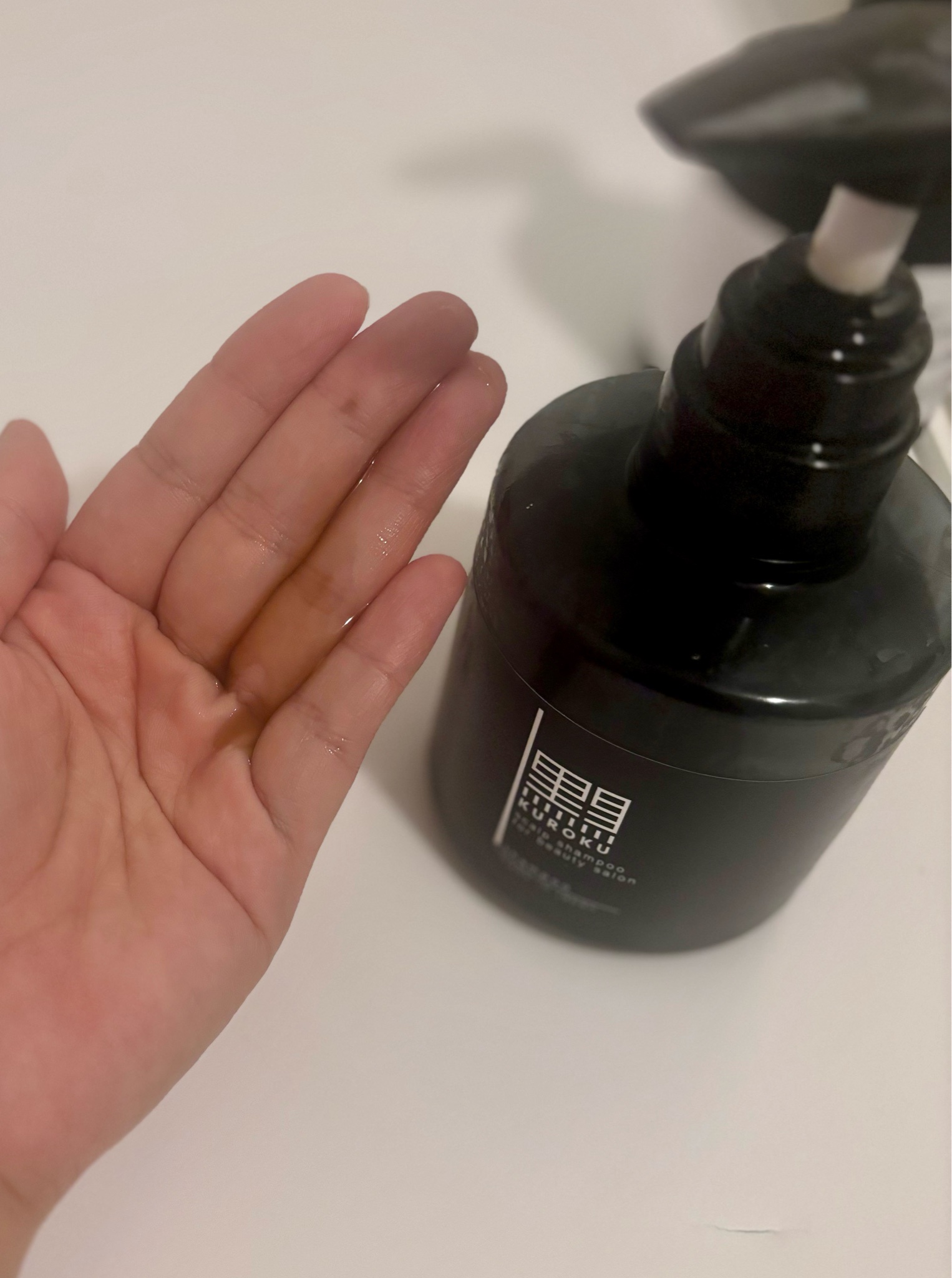 KUROKU / KUROKUスカルプシャンプーfor ビューティーサロン／ダメージ