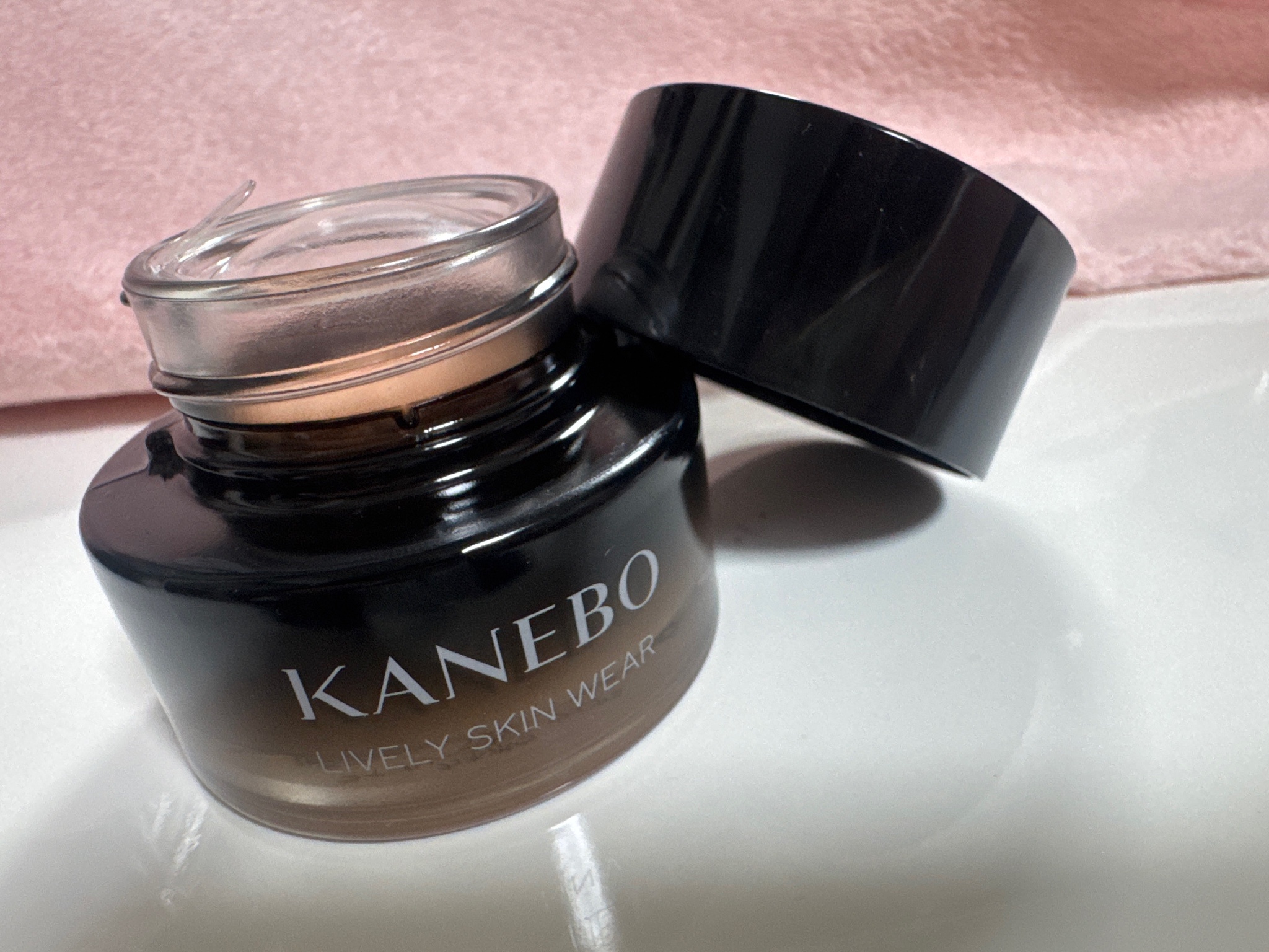 KANEBO / ライブリースキン ウェアII 125 Petalの公式商品情報｜美容