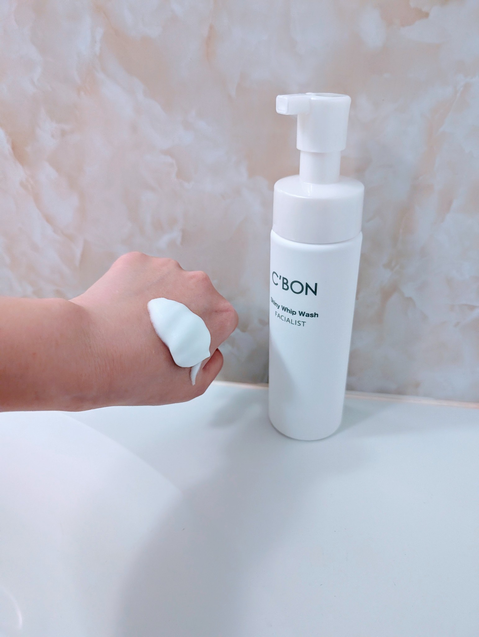 シーボン / フェイシャリスト シャイニーホイップウォッシュ 200mLの