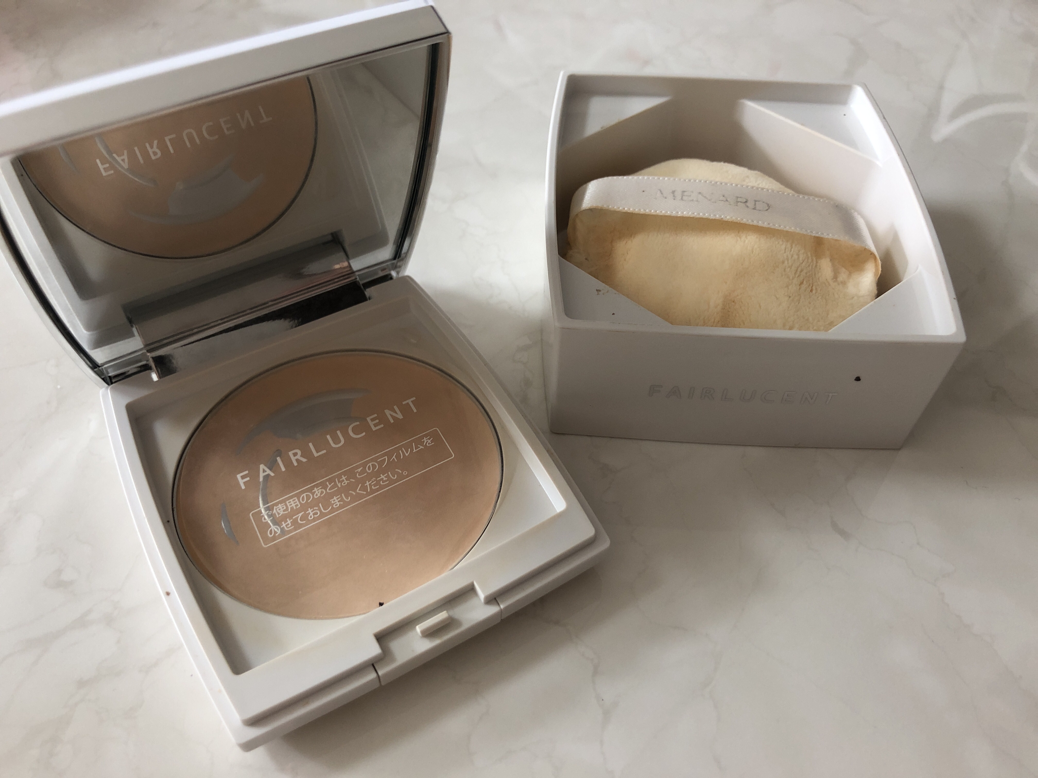 メナード / フェアルーセント 薬用プレストパウダー(ホワイト)の公式