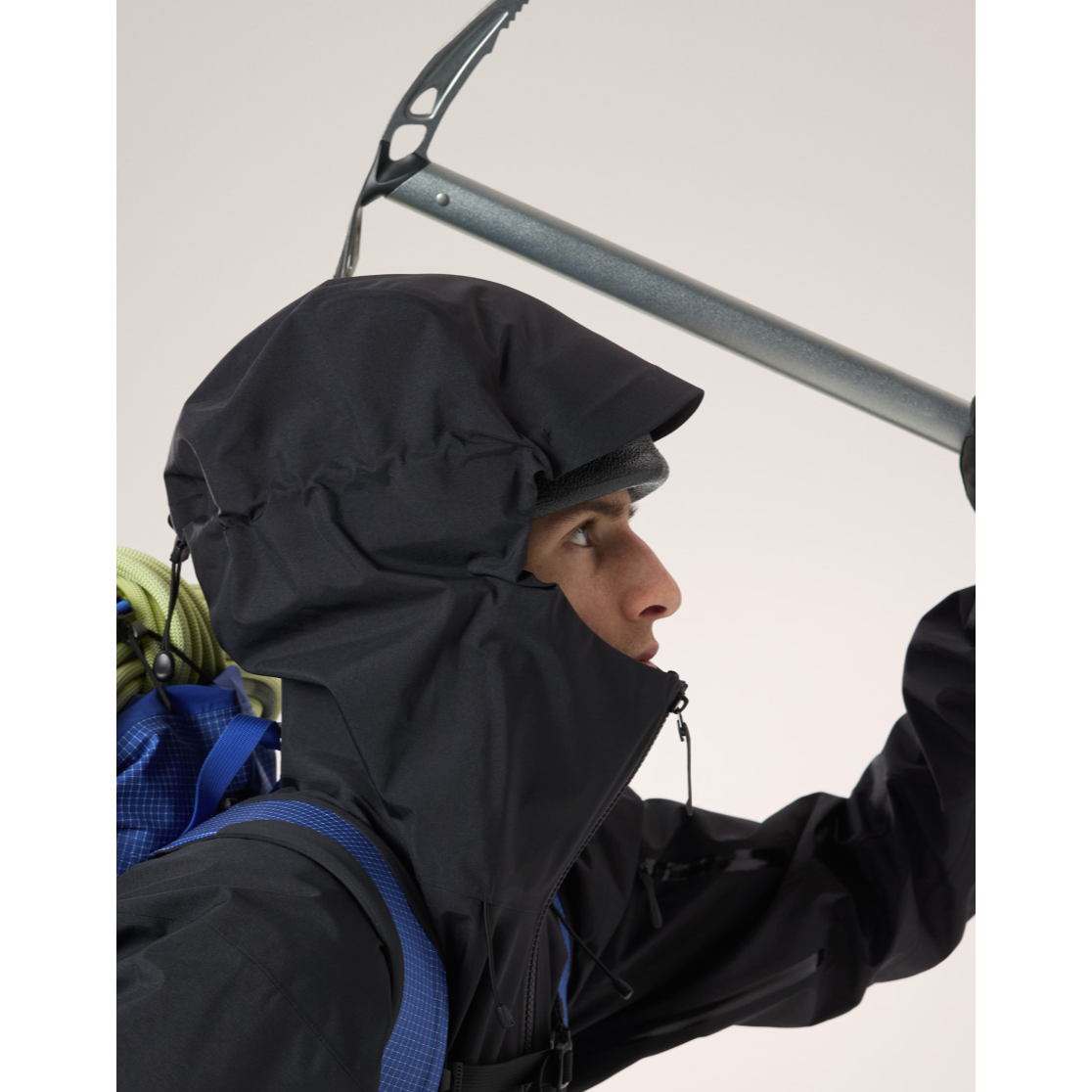 Arc'teryx Men's Alpha SV Jacket in Black