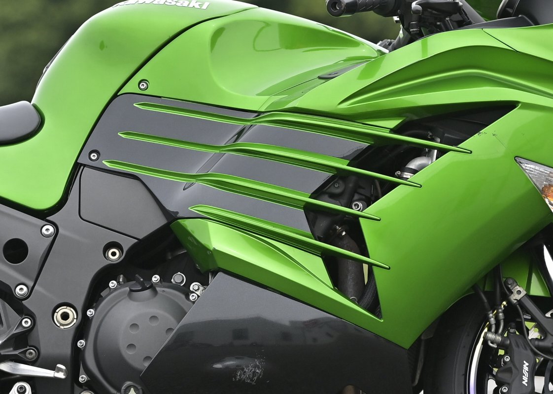 ZZR1400（Ninja ZX-14R欧州仕様）解説＆試乗インプレ】上品＆上質で