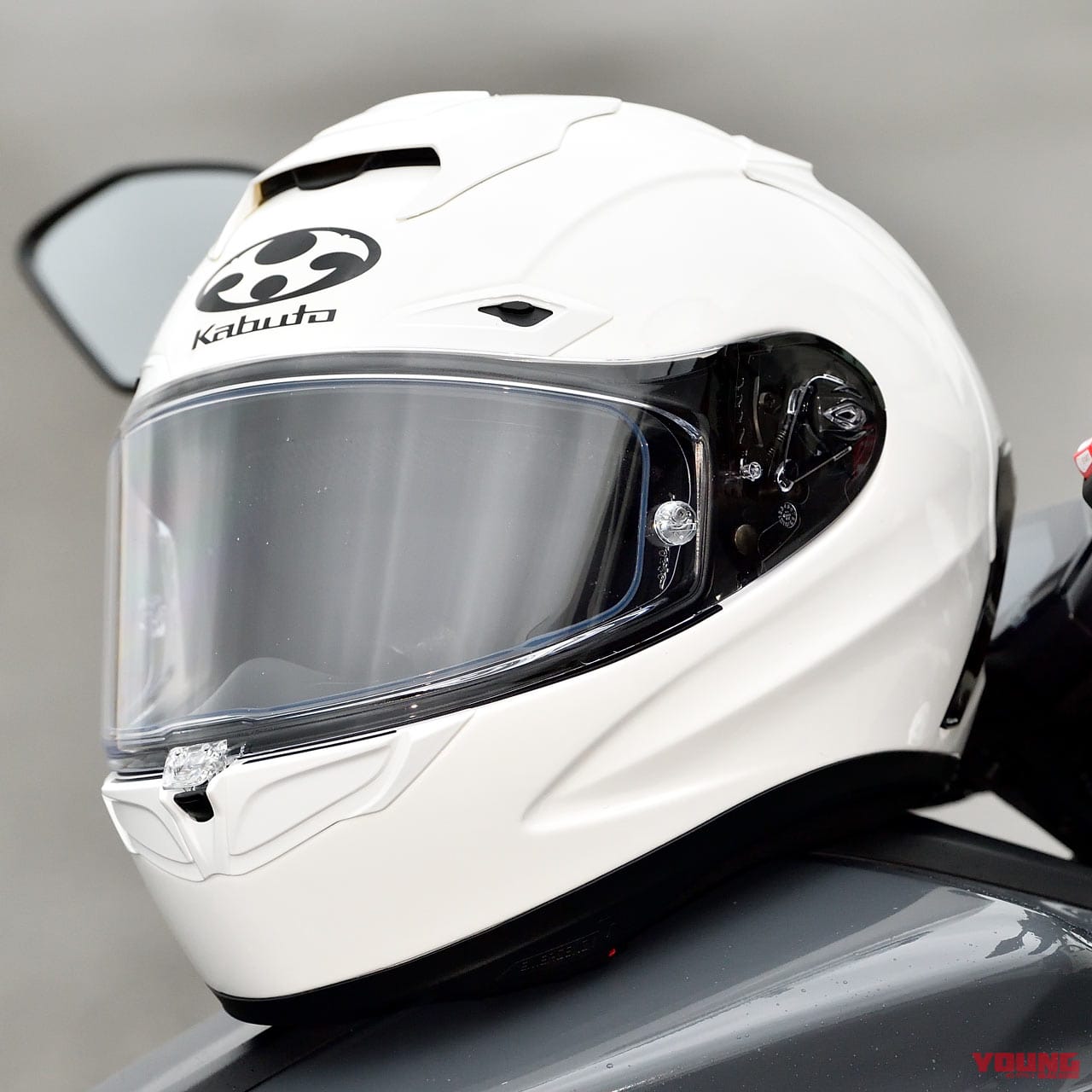 Kabutoのレース対応フラッグシップ「F-17」試用インプレッション【走り