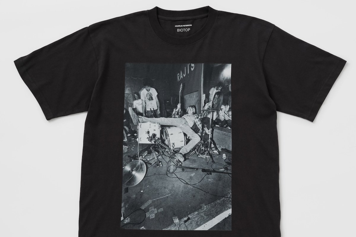 カート・コバーンがドラムに突っ込むあのシーン！ ビオトープから