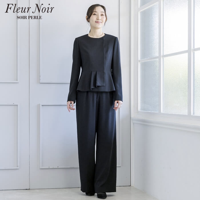 エレガントなパンツスーツ13号・ブラック｜東京ソワールオンラインストア