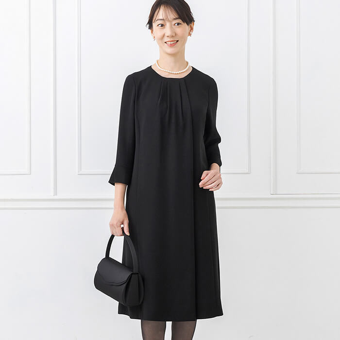 洗える｜襟ぐりのタックがポイントのワンピース 9号・ブラック｜東京