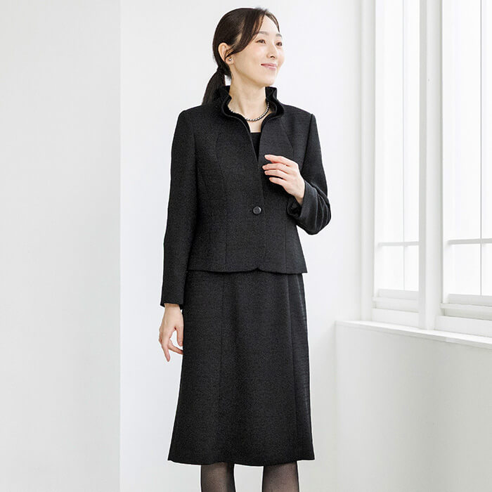 勝山織のダブルカラーのアンサンブル 13号・ブラック｜東京ソワール