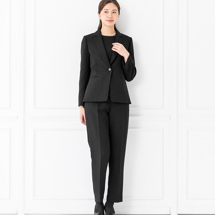 洗える｜テーラードジャケットのパンツスーツ 15号・ブラック｜東京