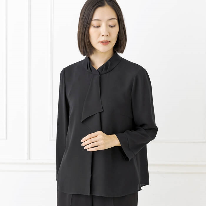 洗える｜前開きのボウタイ風ブラウス 9号・ブラック｜東京ソワール