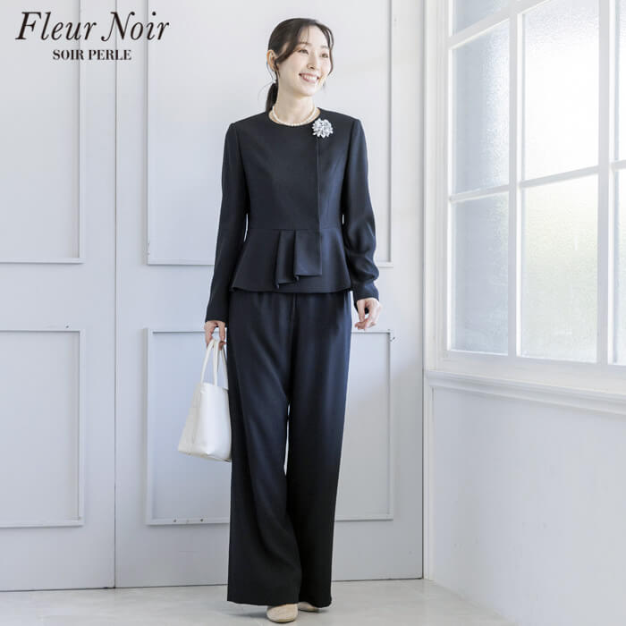 エレガントなパンツスーツ 11号・ブラック｜東京ソワールオンライン
