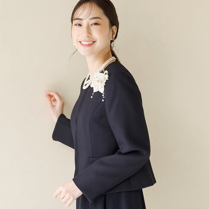 シンプルで上品な定番ネイビースーツ 15号・ネイビー｜東京ソワール