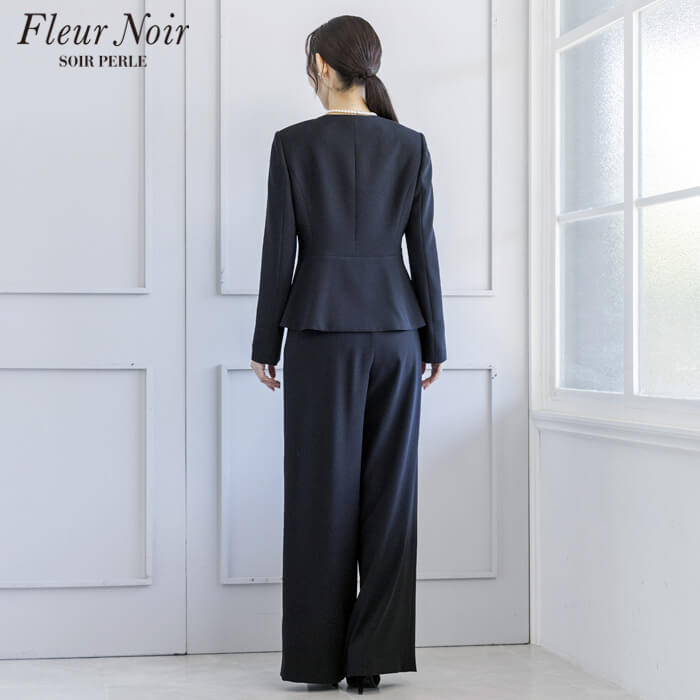 エレガントなパンツスーツ13号・ブラック｜東京ソワールオンラインストア