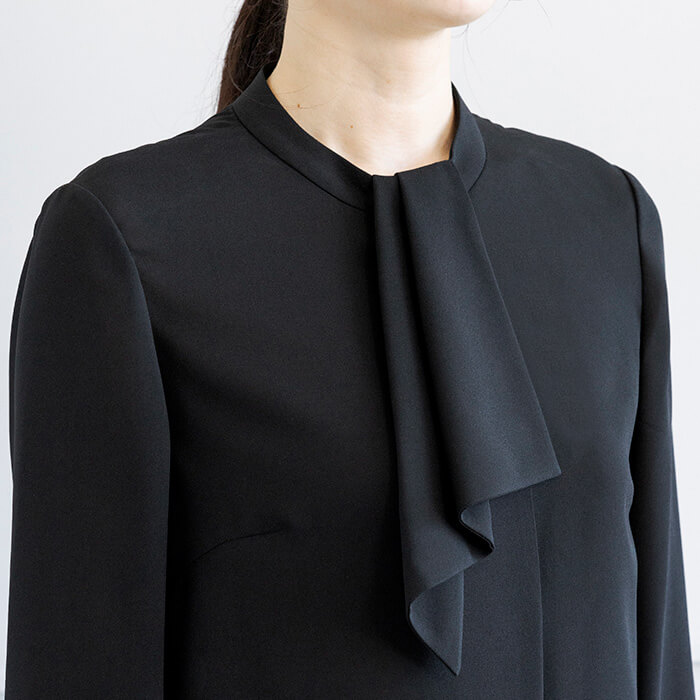 洗える｜ドレープが美しい長袖ブラウス 9号・ブラック｜東京ソワール