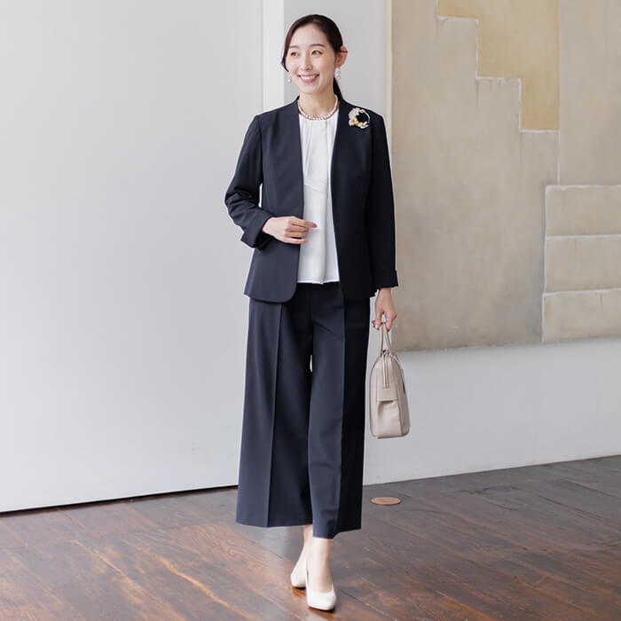 洗える｜大人の頼れるパンツスーツ 17号・ネイビー｜東京ソワール