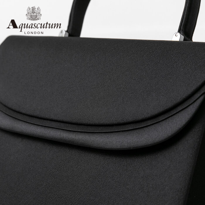 クラシカルデザインのブラックバッグ ・ブラック｜東京ソワール