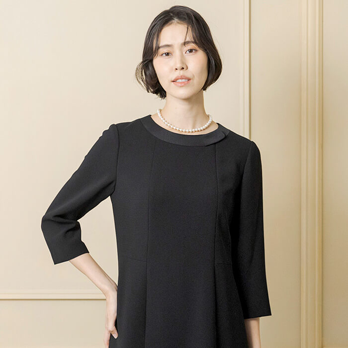 トールサイズのミセス用アンサンブル 11号・ブラック｜東京ソワール