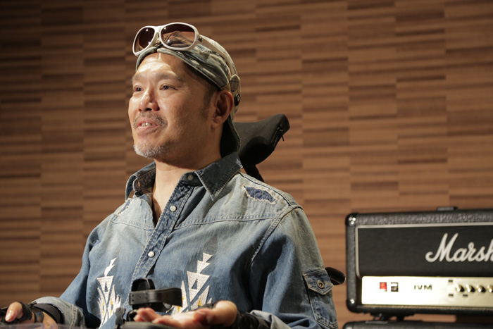 ROGUEが語る、半身不随になってから再びステージに上がるまで | CINRA