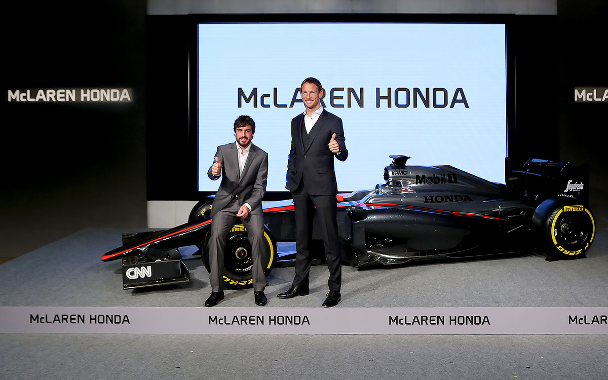 マクラーレン・ホンダの2015年型F1マシン「MP4-30」とフェルナンド