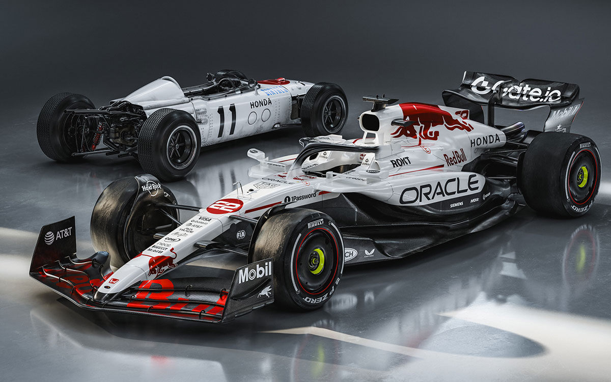 角田裕毅、RA272オマージュのレッドブルRB21で鈴鹿へ─ホンダF1栄光の