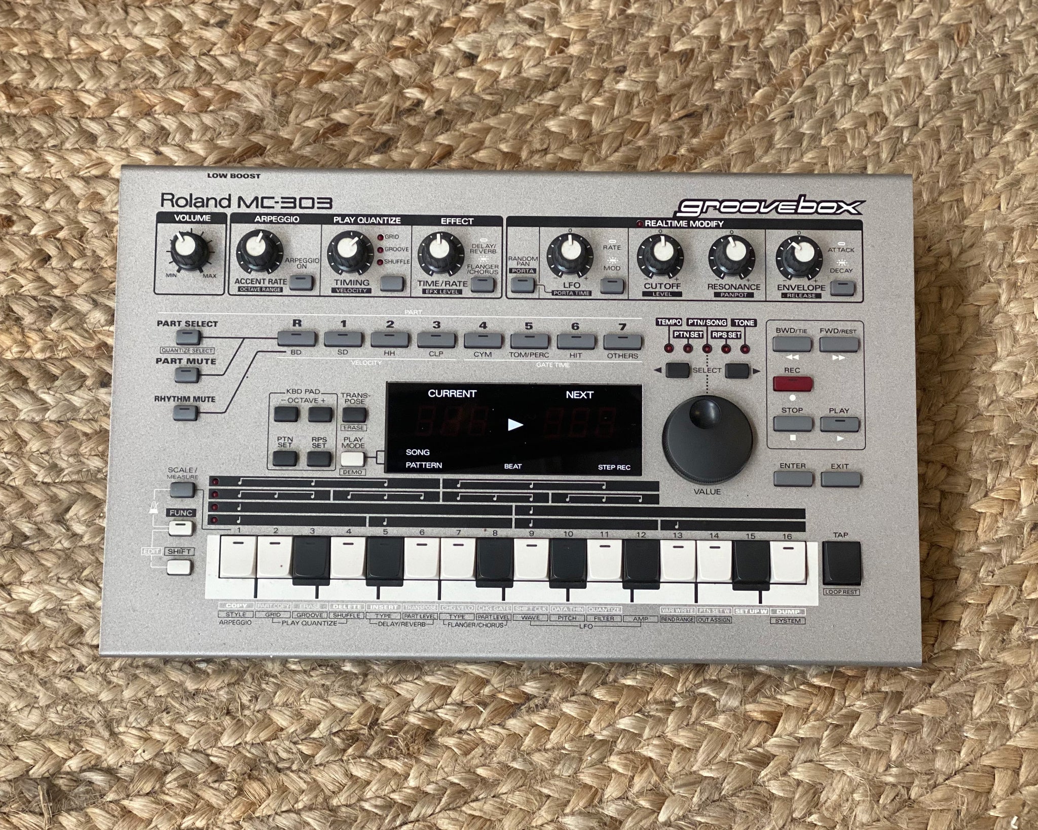 Roland MC-303 Groovebox – Found Sound