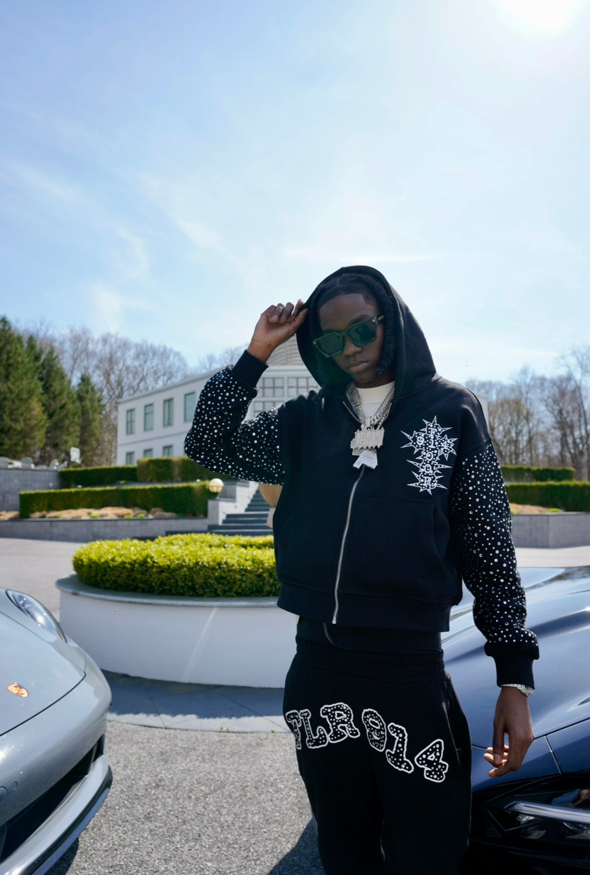 BLACK CHROMATIC ZIP – FLOOR914