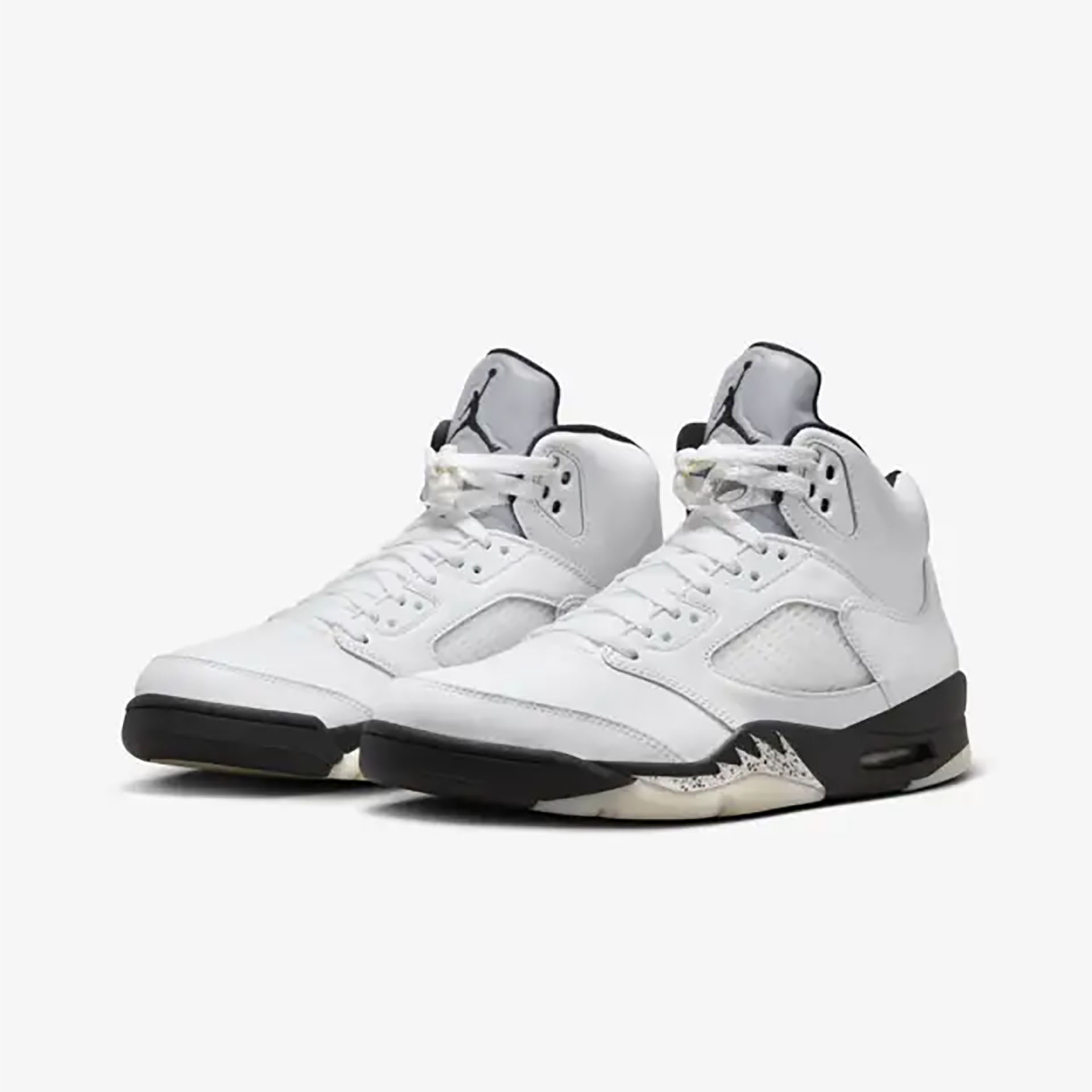 AIR JORDAN 5 'White and Black' ｜ FLY BASKETBALL CULTURE MAGAZINE