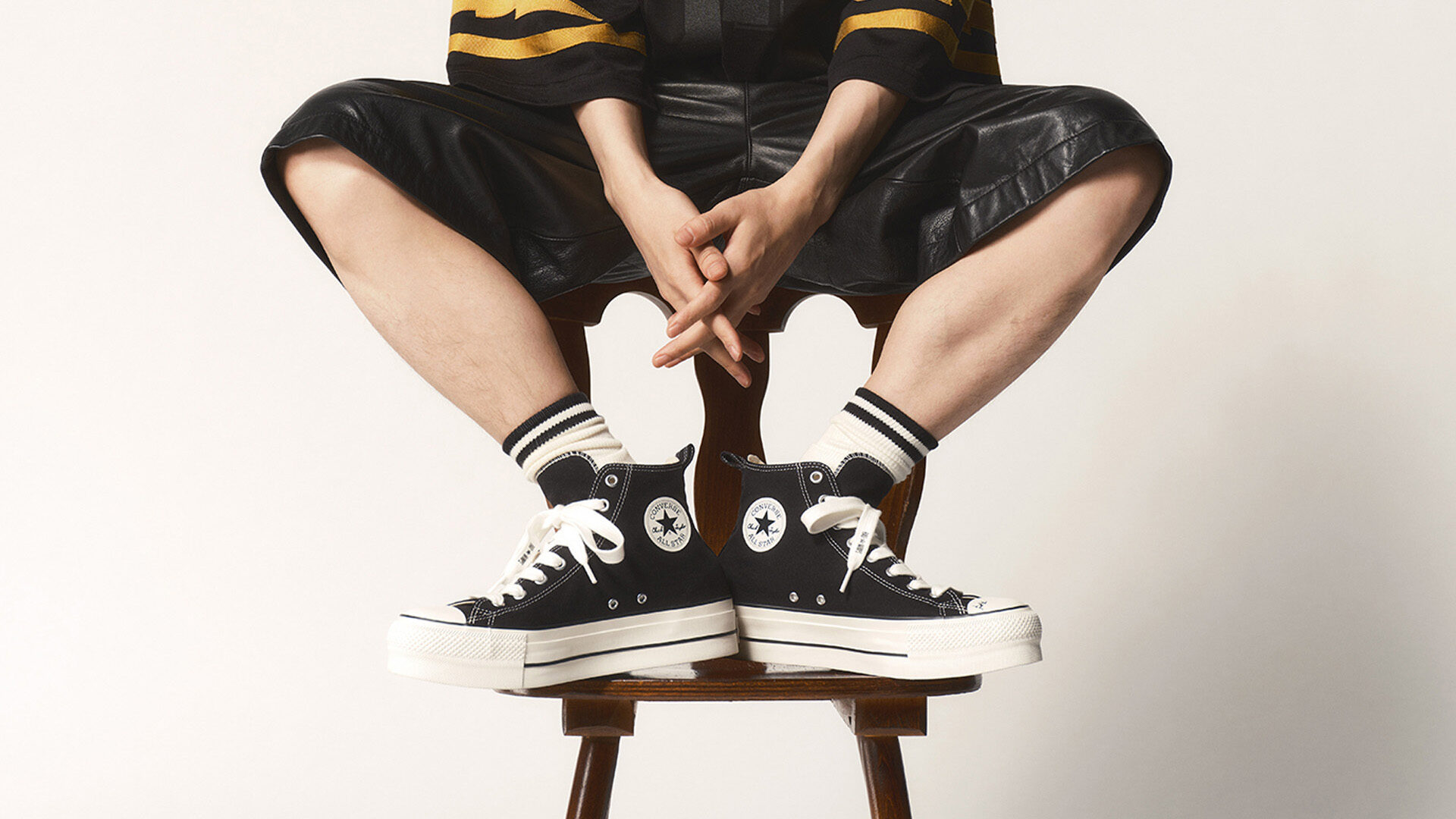 atmosから「RADWIMPS」＆「CONVERSE」とのトリプルコラボモデルが登場