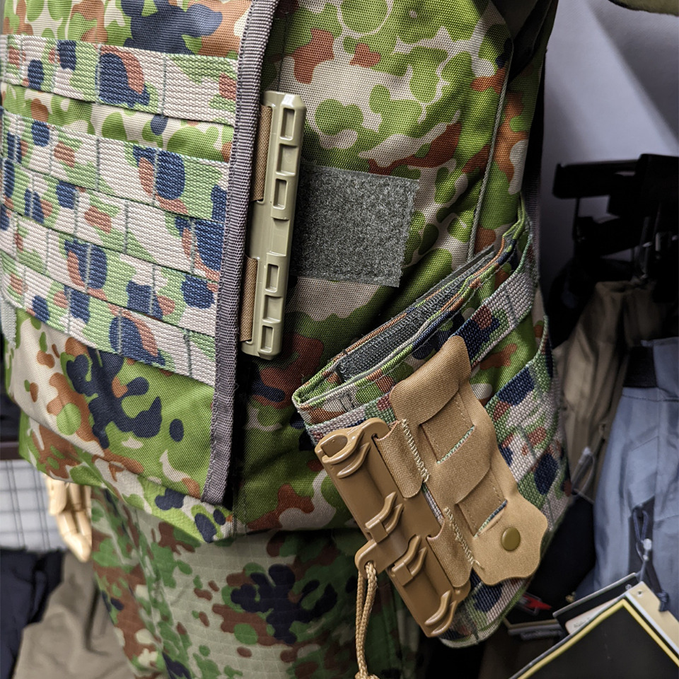 TUBES Laser / MOLLE Attachment Kit | 七洋交産株式会社 FRONTLINE