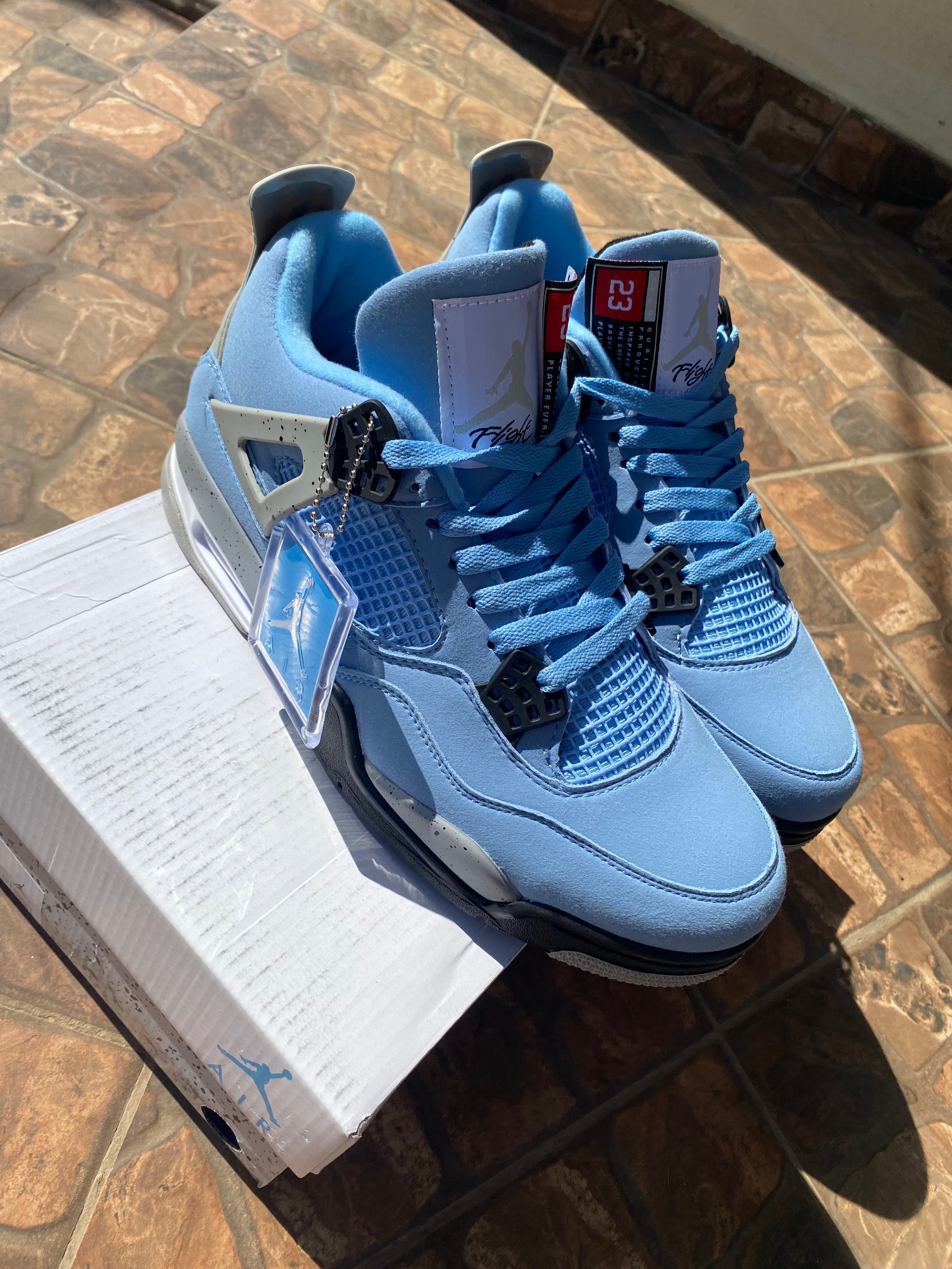 Jordan 4 university blue Caracal • OLX.ro